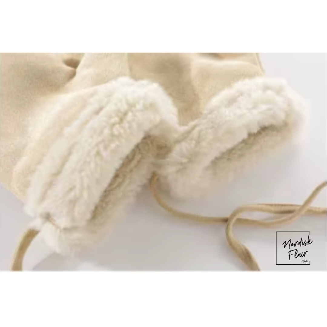 Marina™ | Miljövänlig konstpäls damjacka med huva och handskar