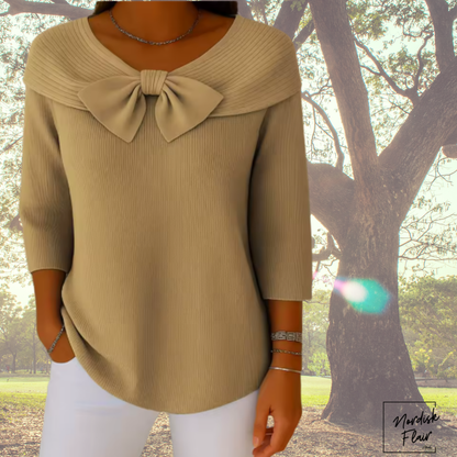 Serenna™ | Damtröja med rosett och rund halsringning